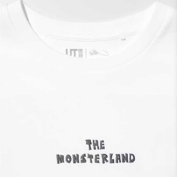 UNIQLO X POP MART T-SHIRT THE MONSTERS LABUBU - Picture 5 of 7